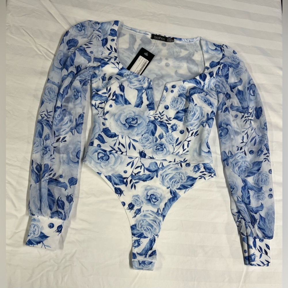 Petite V Front Porcelain Chiffon
Bodysuit 4 NWT